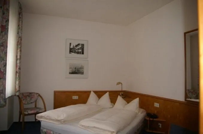 Am Rathaus מלון היידלברג